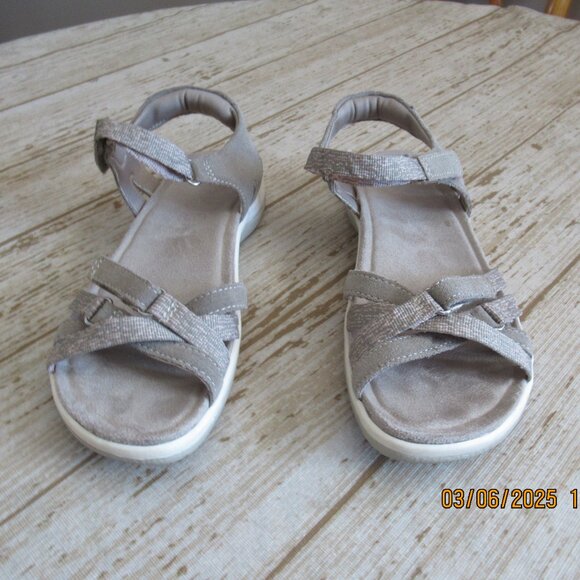 Woman's Sandals (Earth Origins) - Size 6.5 - Picture 1 of 4